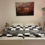 Studio Centrally Located At Central Station